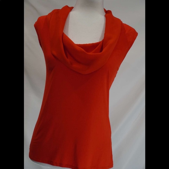 sleeveless T-shirt - Picture 8 of 16